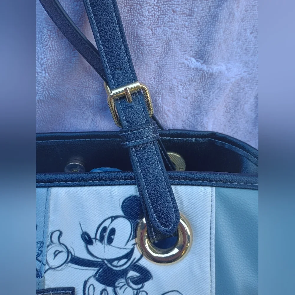 Bradford Exchange Mickey and Minnie Mouse purse - Picture 8 of 10
